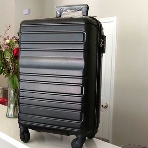 Spinner-wheel Expandable Suitcases, Black Color wi